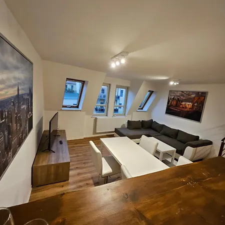 57m2 2 Raum Maisonetten Im Zittauer Stadtzentrum Innenstadt Innenring Lage Markt Und Rathaus Naehe شقة